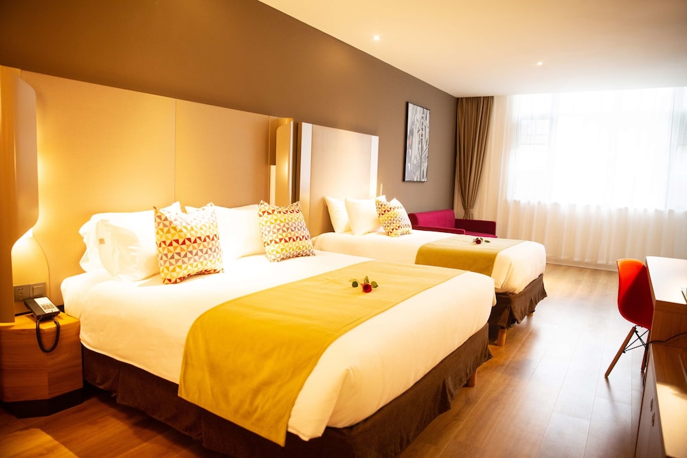 Standard Room, Multiple Beds photo 2