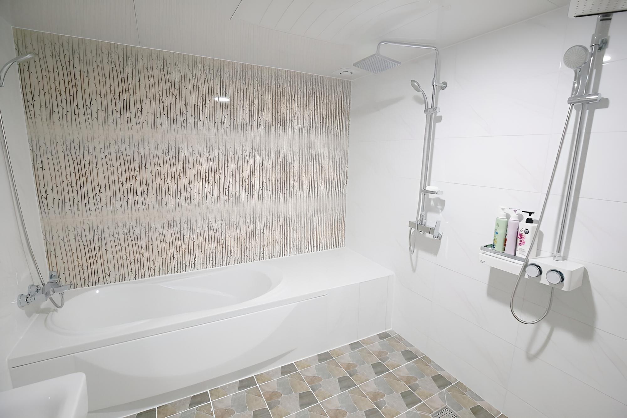 Room (Standard Room (Free breakfast)) - Photo 9