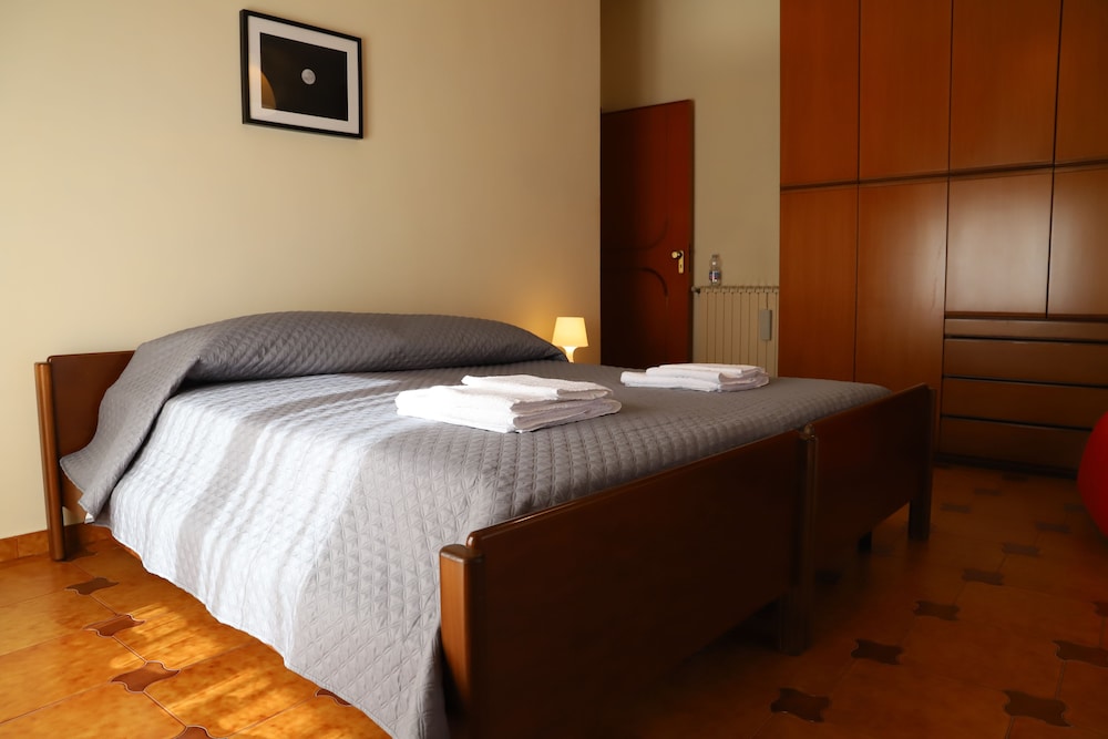 Double Or Twin Room, Shared Bathroom photo 2