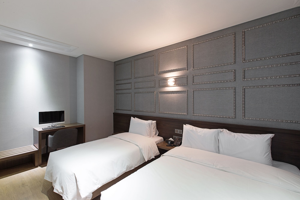 Suite, Ocean View (Twin) - Photo 3