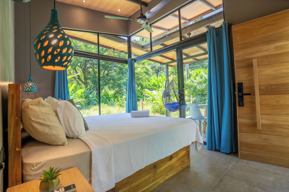 Bungalow, 1 King Bed, Private Pool, Garden View photo 1