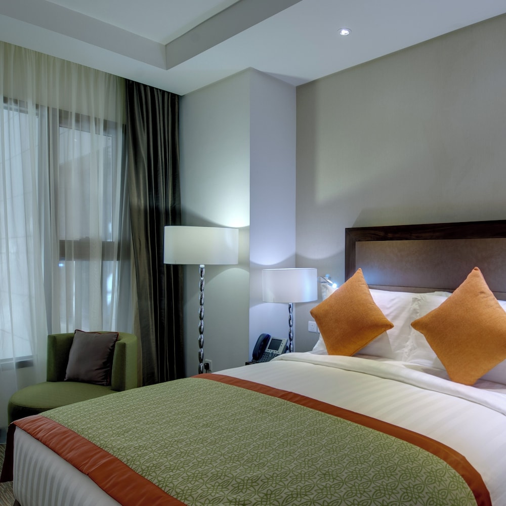Standard Room, 1 Queen Bed, Accessible, City View thumbnail 6