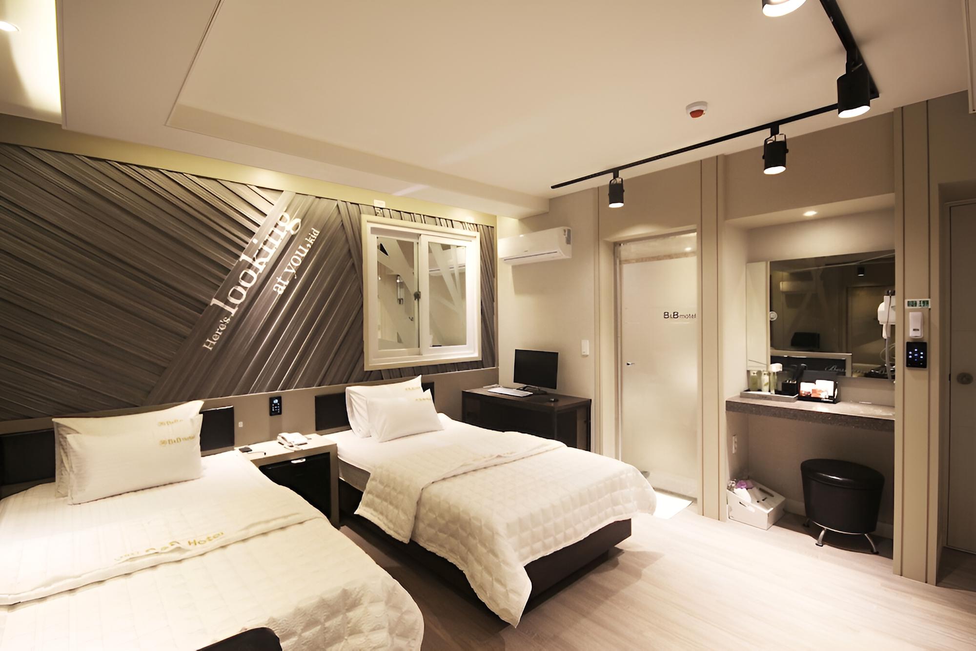 Room (Royal Suite) photo 3