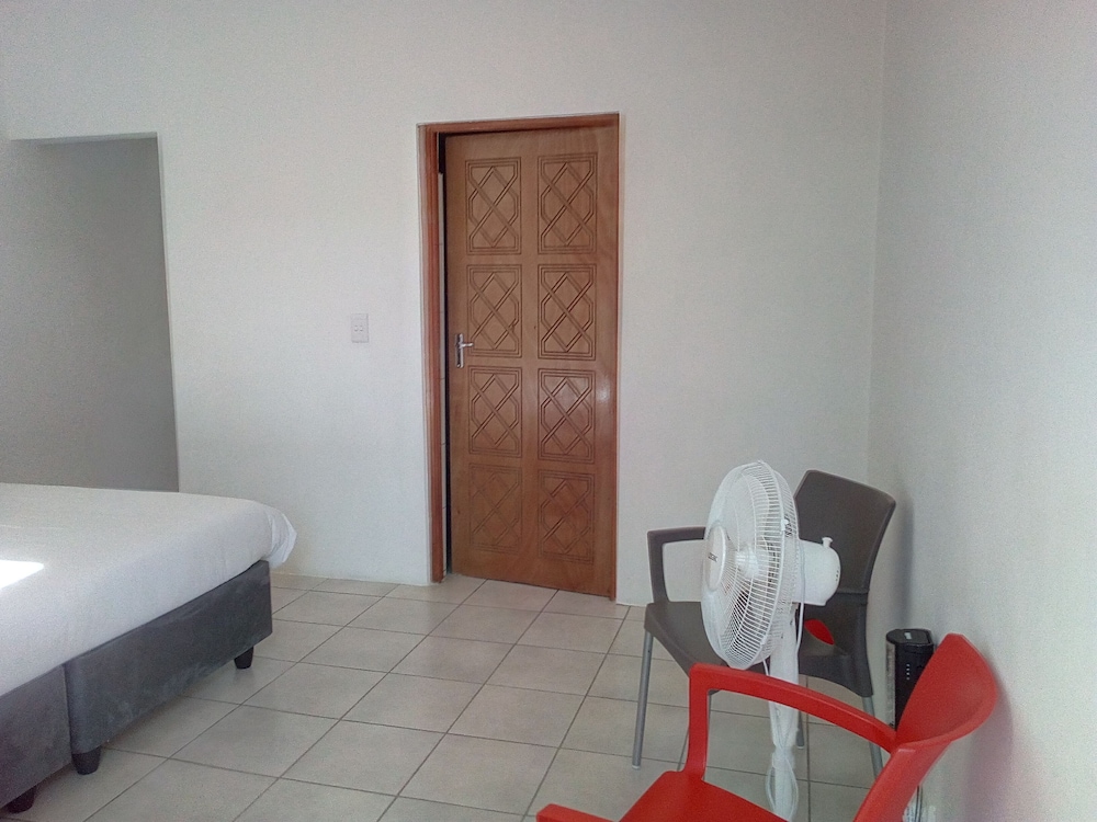 Comfort Room (2-8) photo 1