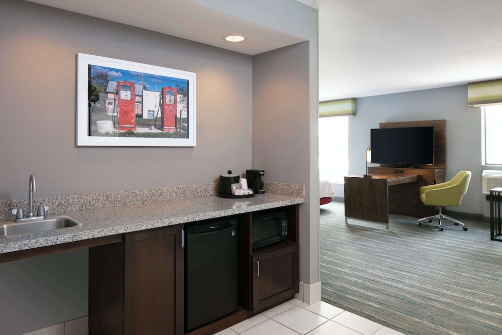 Studio Suite, 1 King Bed with Sofa bed, Accessible, Non Smoking (Mobility & Hearing) - Photo 3