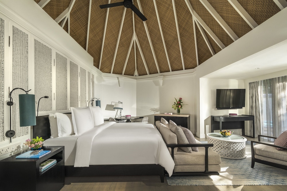 Room, 1 King Bed (Garden Pavillion with Pool)