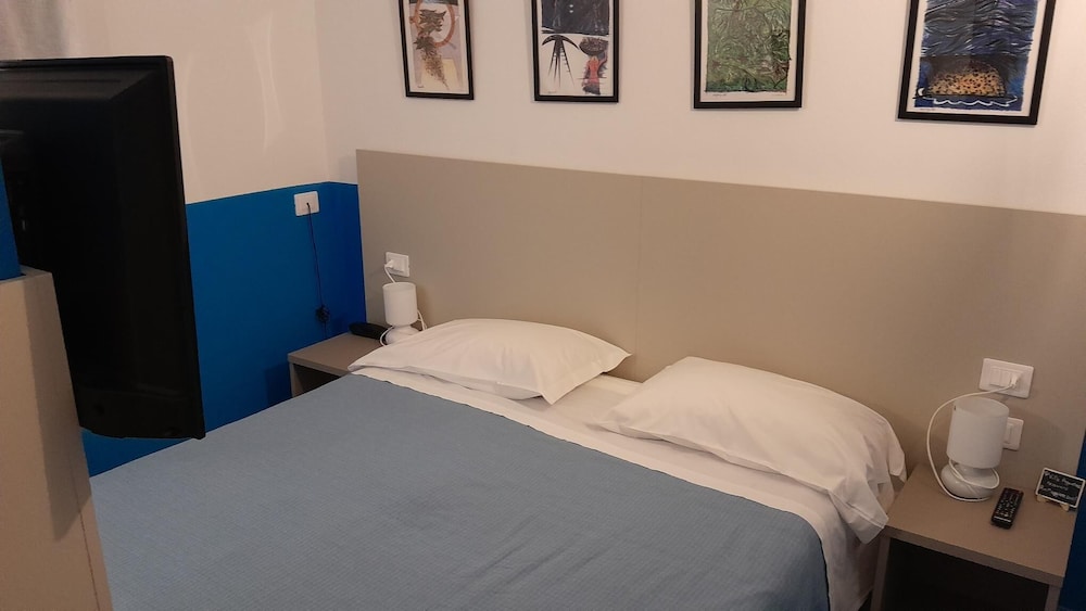 Economy Double Room, rear of the Hotel photo 1