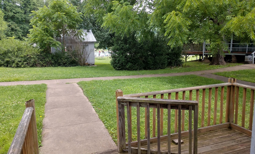 Old Farmhouse - Itty-bitty cottage photo 3