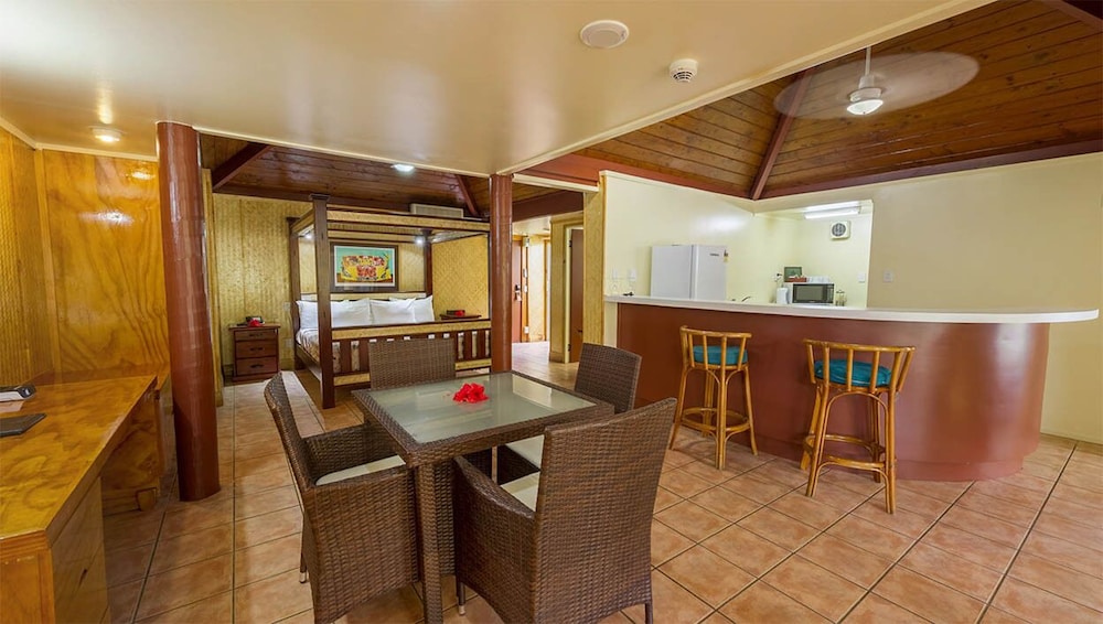 Grand Beachfront Suite