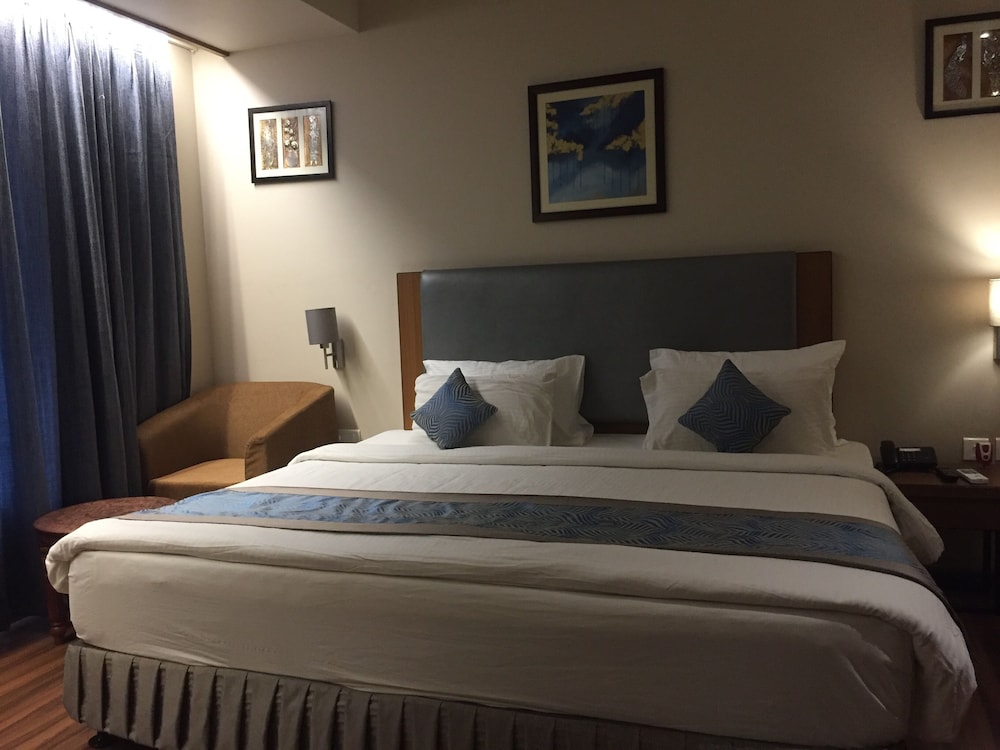 Executive Room - Photo 3