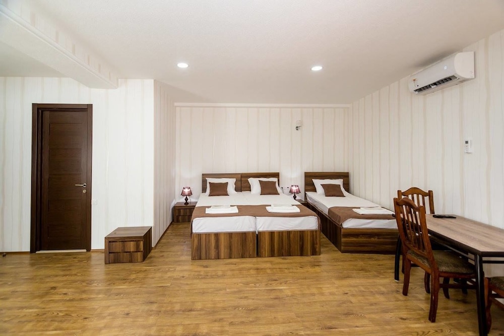 Comfort Triple Room, Multiple Beds photo 3