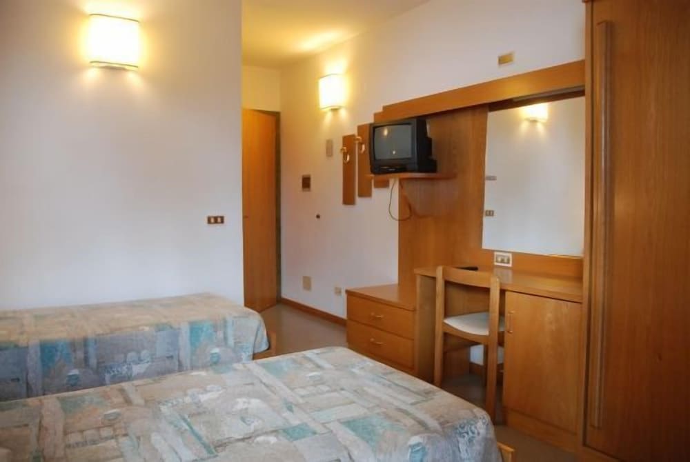 Quad Room