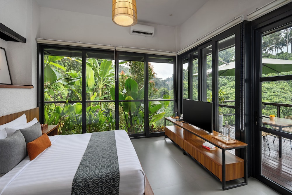 Romantic Cottage, 1 Queen Bed with Sofa bed, River View
