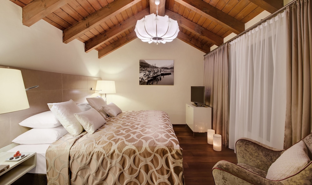 Suite - Photo 7