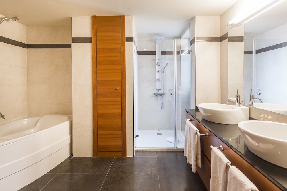 Apartment, Terrace, Annex Building (Paseo de Gracia) thumbnail 6