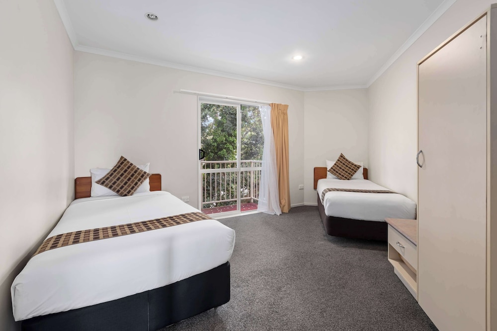 Deluxe Suite, 1 Queen Bed, Non Smoking, Kitchen