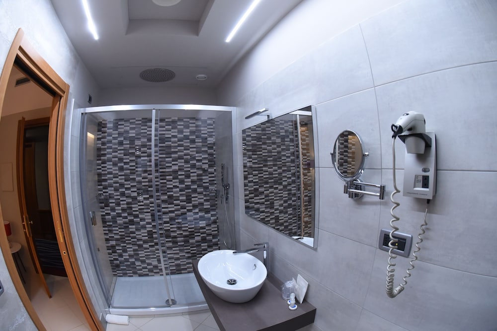 Superior Room, 1 Queen Bed, Balcony photo 2