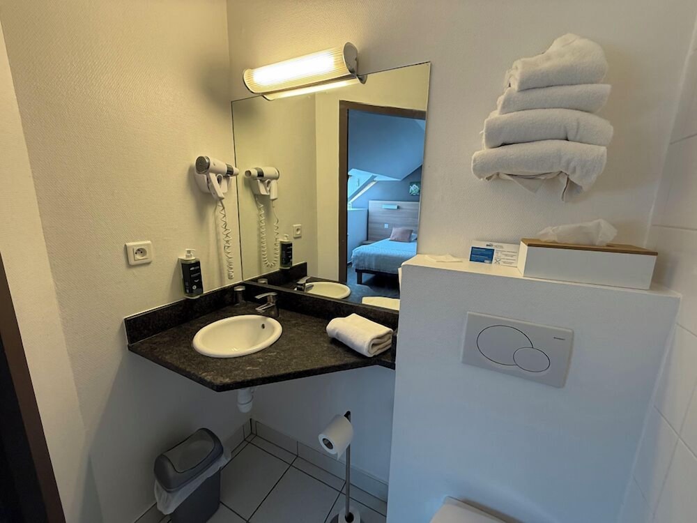 Comfort Twin Room - Photo 13