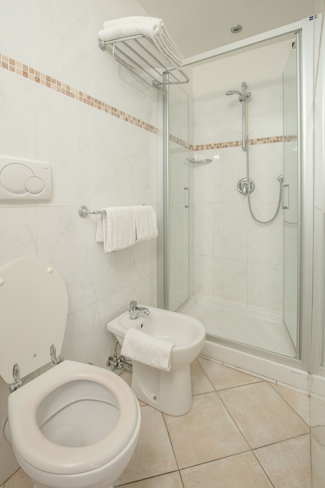 Economy Double Room - Photo 3