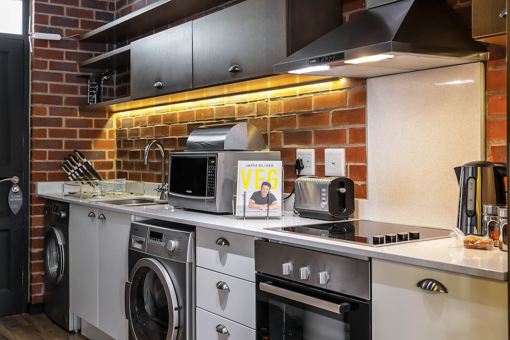 Apartment, 1 Bedroom, Non Smoking, Kitchen photo 3