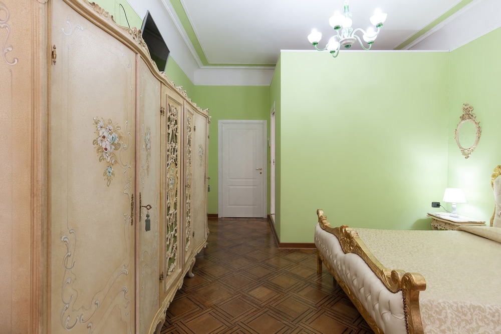 Exclusive Room, Ensuite photo 3