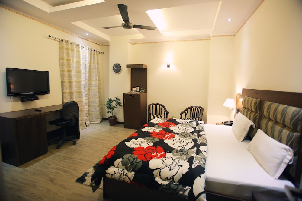 Executive Room - Photo 1