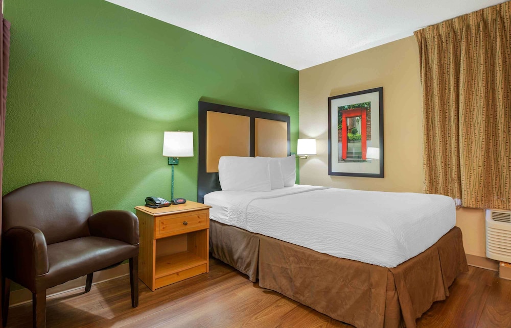 Studio, 1 Queen Bed, Non Smoking - Photo 1