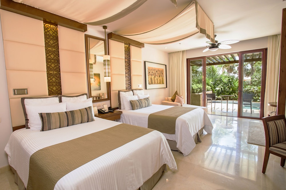 Junior Suite Swim Out - Double Beds - Photo 1
