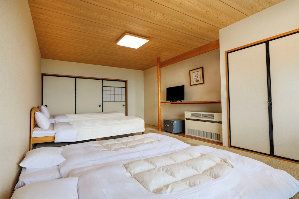 Japanese Style Room, 2 Beds, Non Smoking(No Room Cleaning Service) photo 2