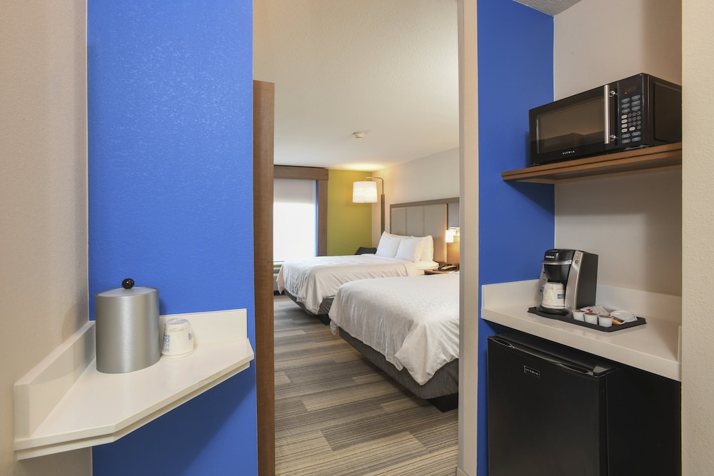 Suite, 2 Queen Beds, Accessible (Mobility, Accessible Tub) - Photo 1