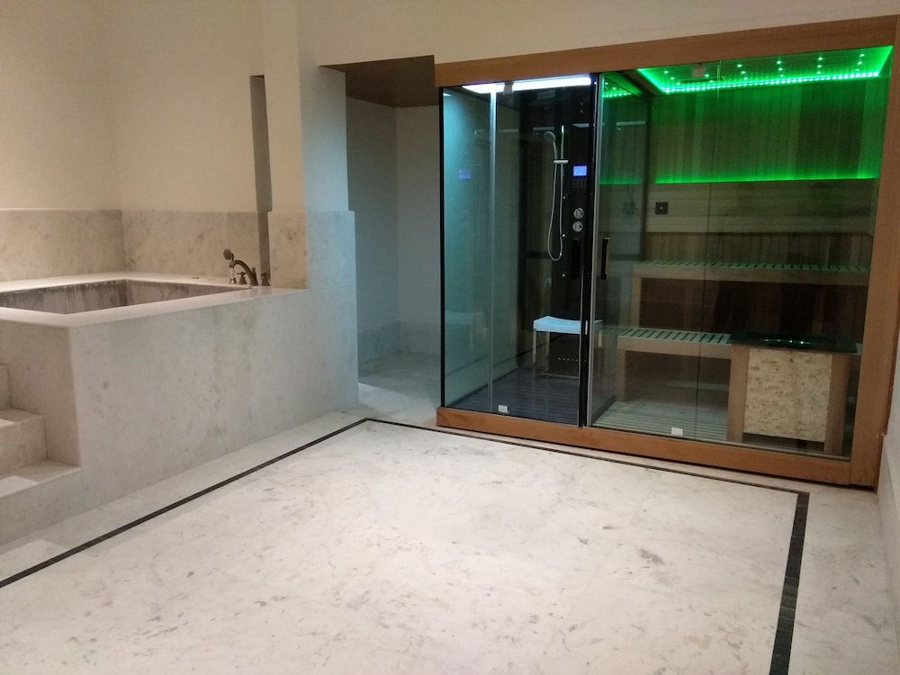 Royal Exclusive Villa photo 3