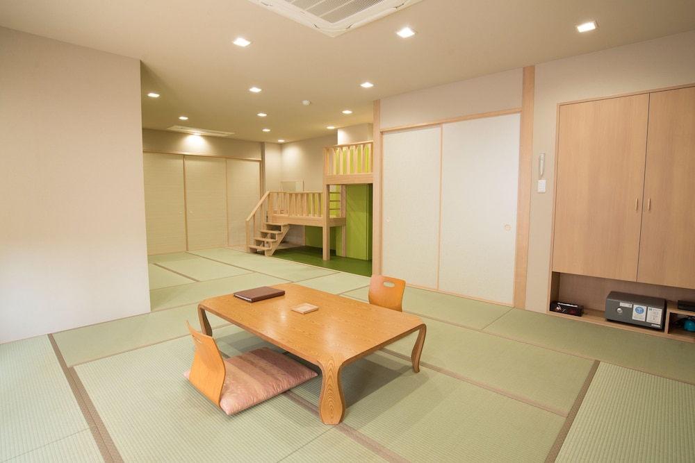 Hyoutan Japanese Style Family Suite Room with Open-Air Golden Hot Springs photo 3