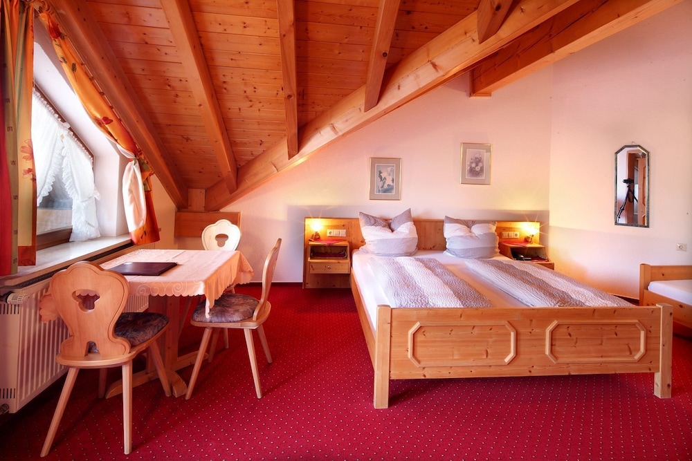 Triple Room photo 2