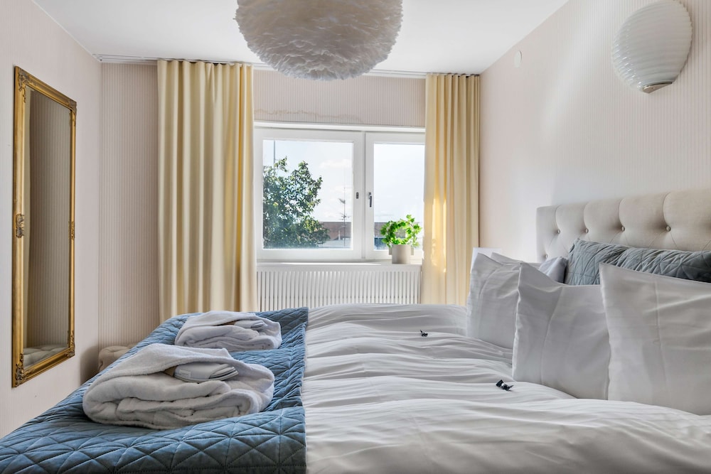 Suite, 2 Twin Beds, Non Smoking photo 1