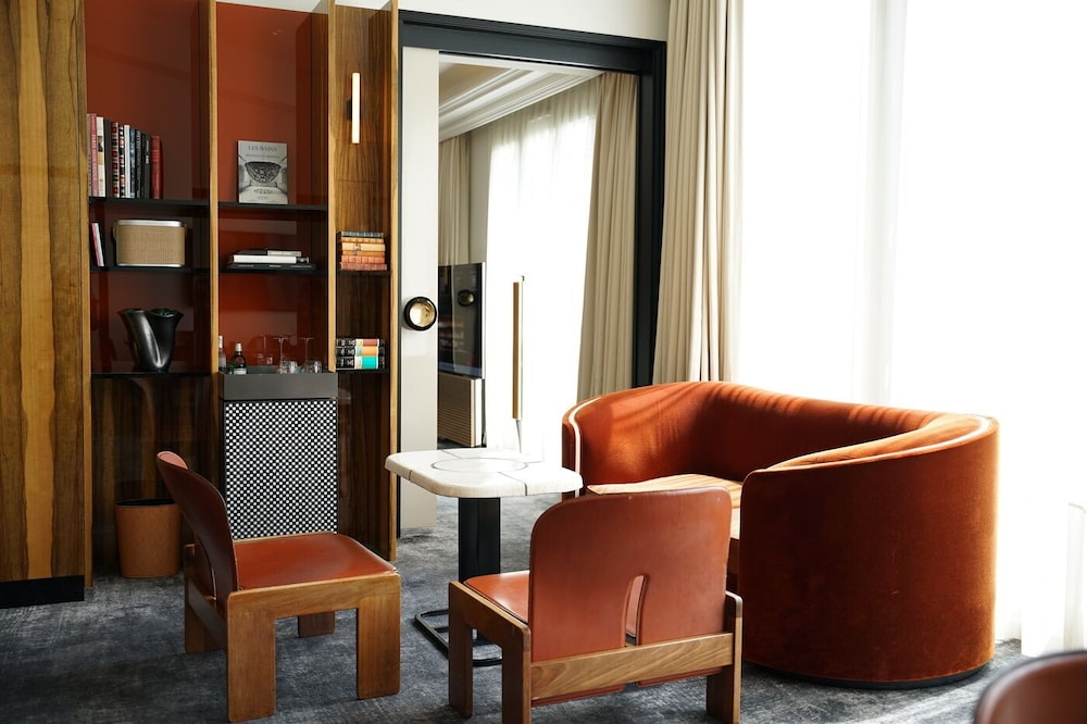 LES BAINS X B&O SUITE photo 3