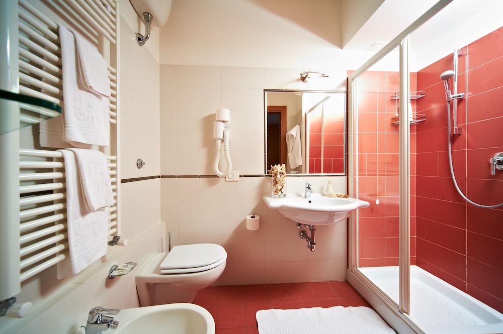 Standard Double Room, Balcony, Partial Sea View photo 3