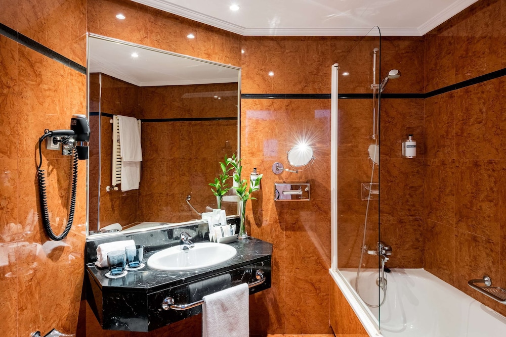 Premium Room - Photo 7