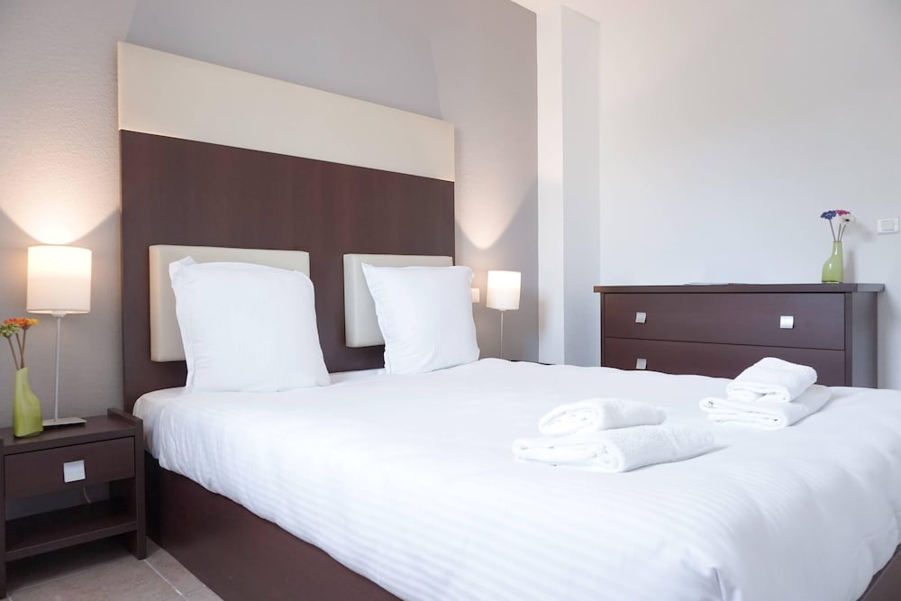 Standard Room, Multiple Beds, Non Smoking - Photo 1
