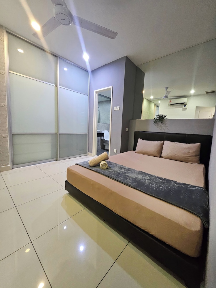 Superior Suite, 2 Bedrooms, Partial Sea View