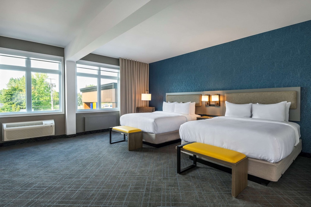 Standard Room, 2 Queen Beds, Non Smoking - Photo 2