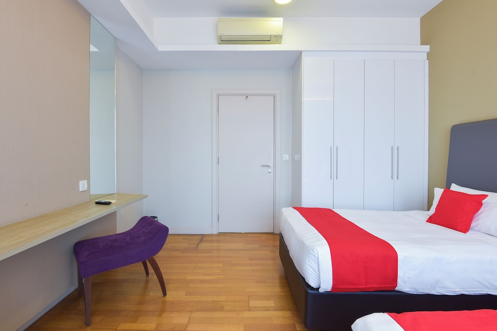 Two Bedroom Suite - Twin Tower with Pool View thumbnail 5