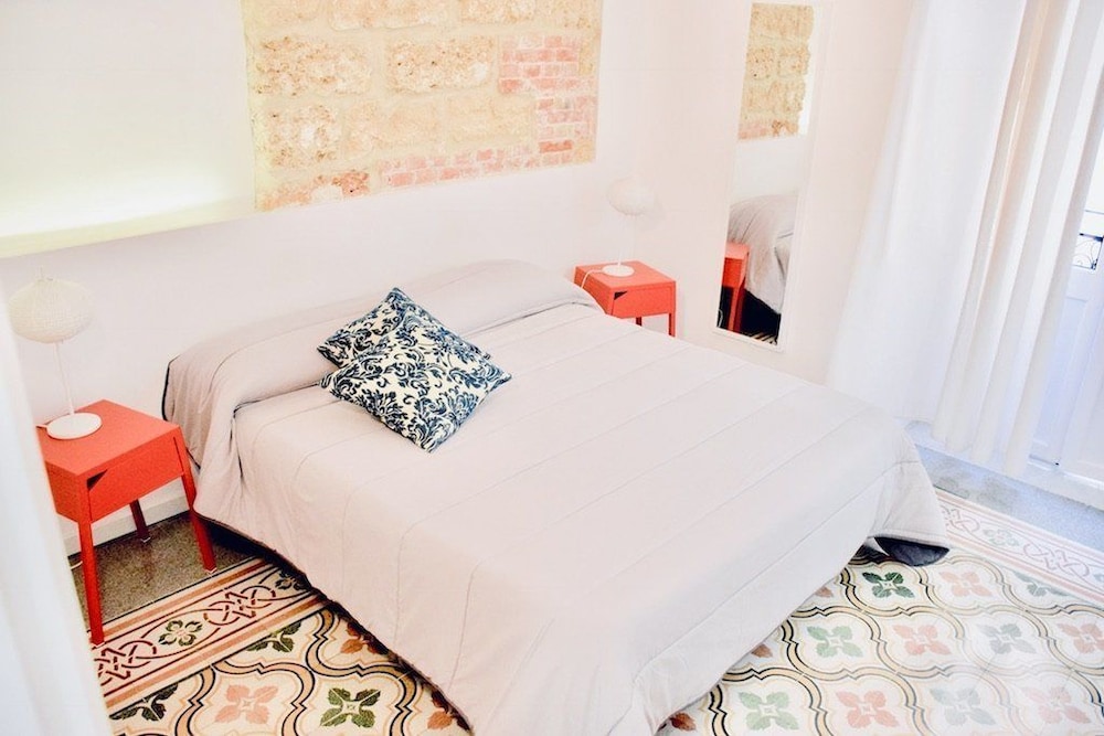 Deluxe Double Room (Angelica)