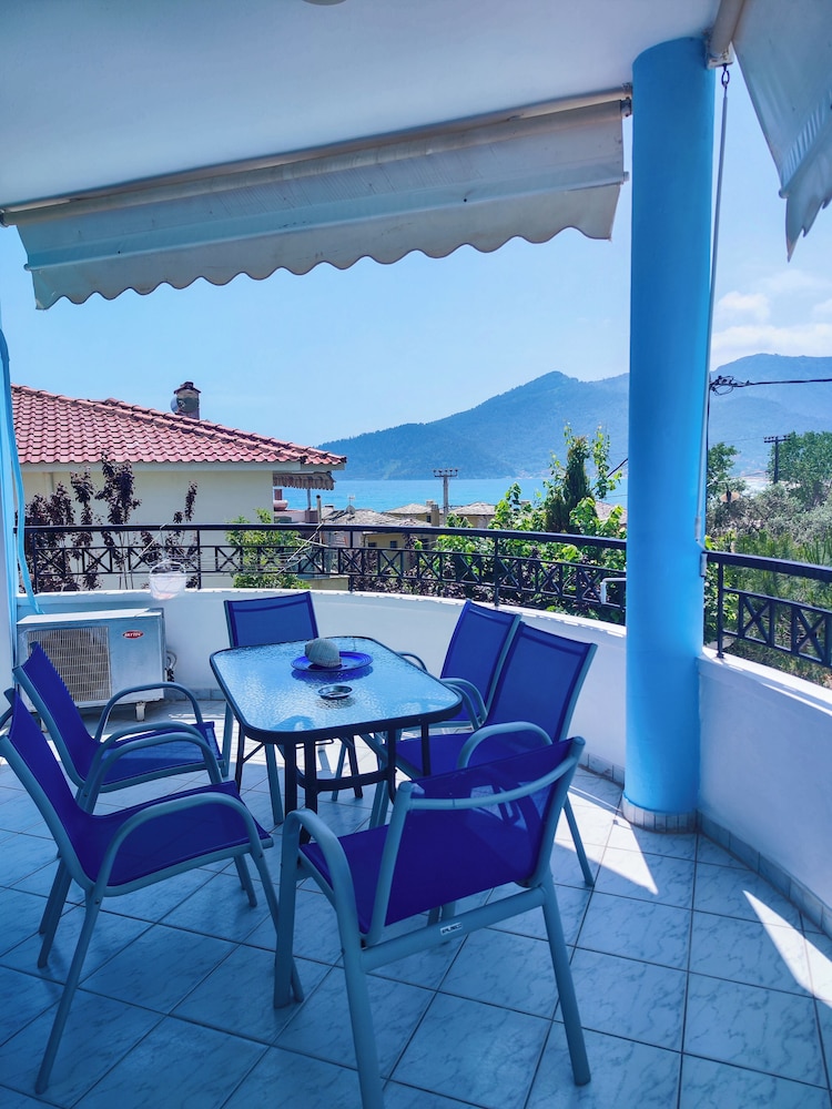 Family Apartment, 2 Bedrooms, Sea View photo 3