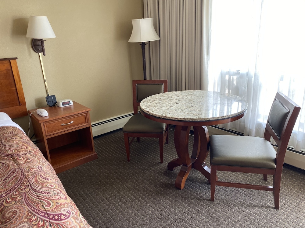 Studio, 1 Queen Bed, Kitchenette photo 2