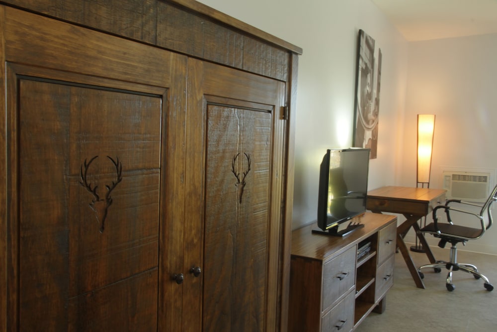 Signature Room, 1 Queen Bed (Vintage) photo 3