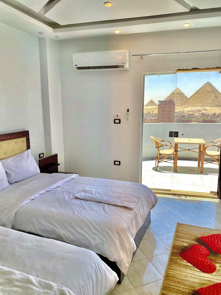 Junior Triple Room, City View photo 3