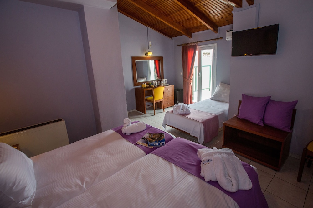 Triple Room - Photo 1