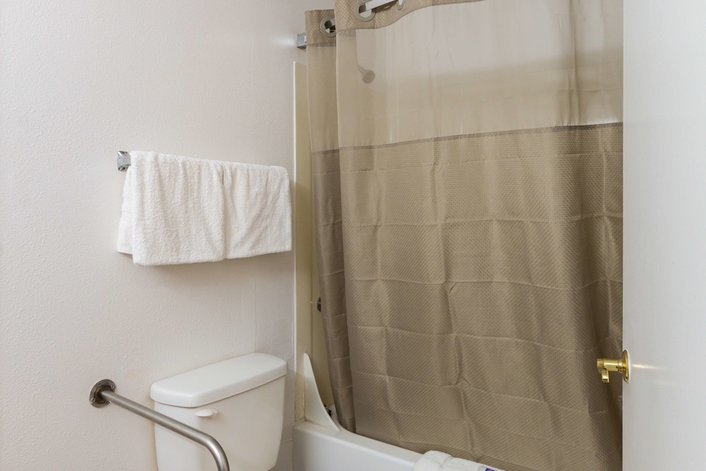 Deluxe Room, 2 Double Beds, Non Smoking, Refrigerator & Microwave - Photo 10