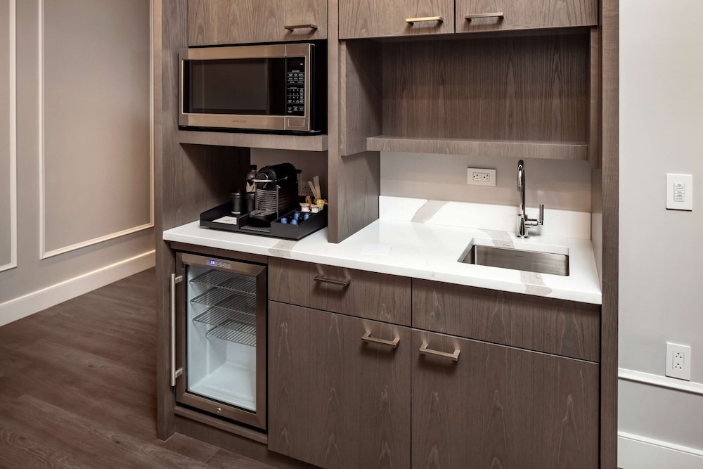 Penthouse, 1 Bedroom, Accessible (Hearing)