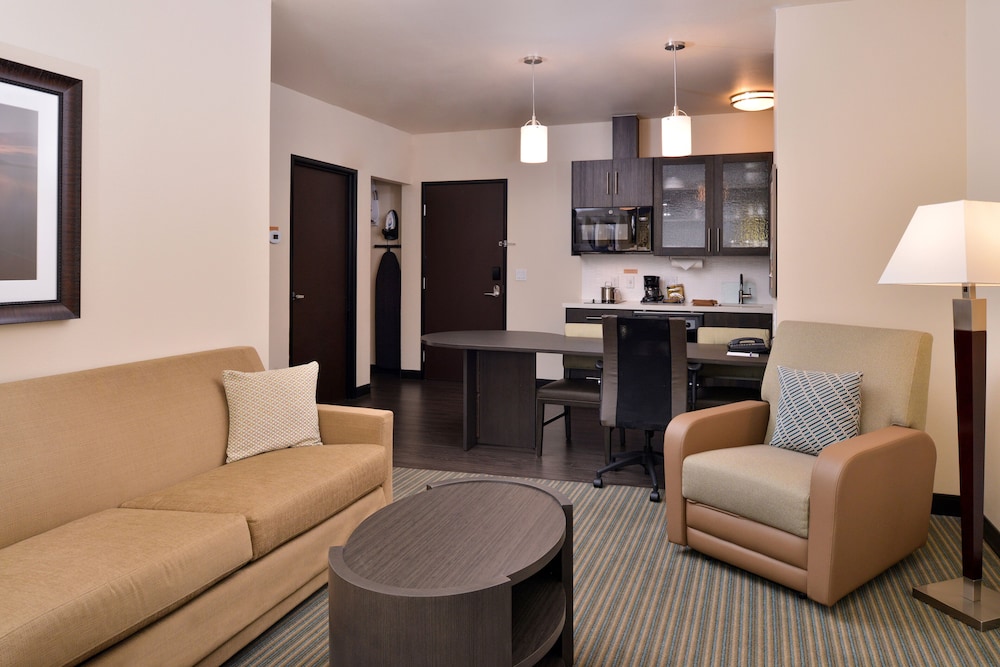 Suite, 1 King Bed, Accessible Bathtub (Comm, Mobility) - Photo 3